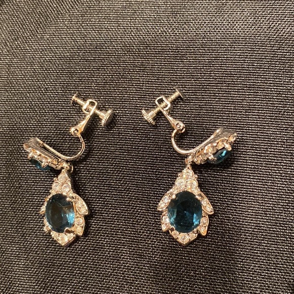 A Set of Absolutely Stunning Simulated Diamond & Sapphire Necklace & Earrings - Picture 14 of 15